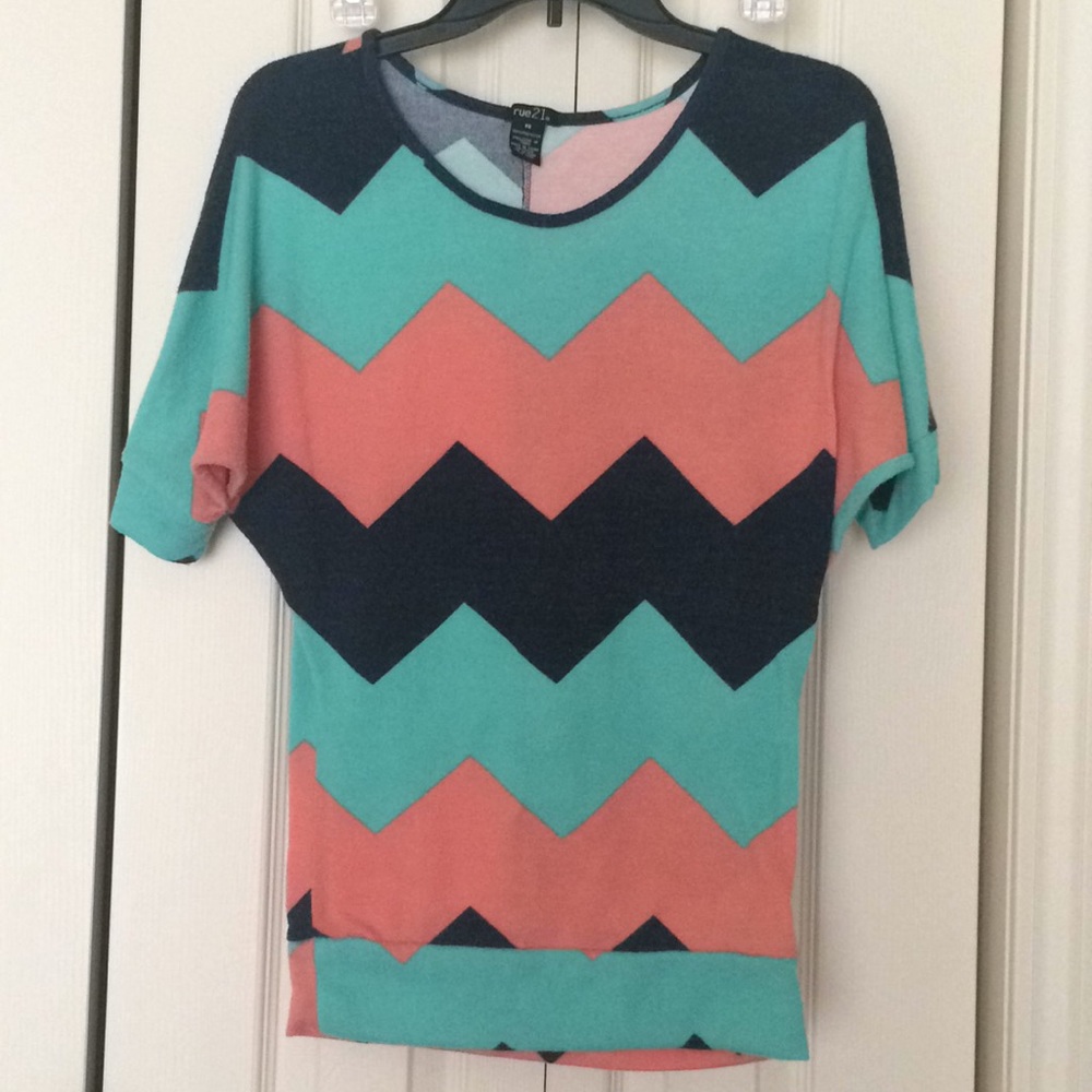 Juniors/women’s cute fuzzy chevron tee shirt